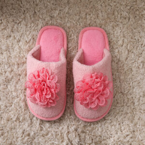 Alternative view of Pantufla Abierta Con Flor