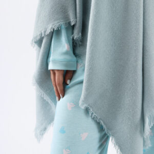 Alternative view of Ruana Tejida Lisa