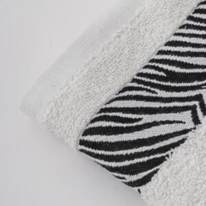 Alternative view of Toalla Con Guarda Animal Print