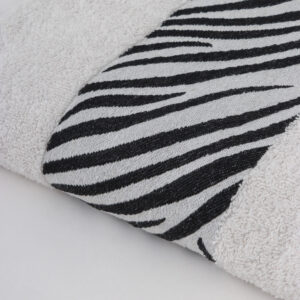 Alternative view of Toallón Con Guarda Animal Print 70x140